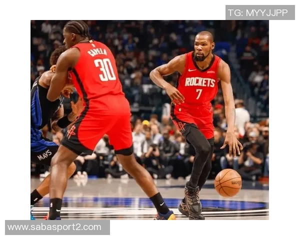 火箭半场落后独行侠杜兰特遭遇犯规困扰申京开局受伤浓眉表现出色