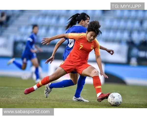 奥特执教首胜喜悦洋溢队员们泼水庆祝难掩激动心情 奥特执教首胜喜悦洋溢队员们泼水庆祝难掩激动心情